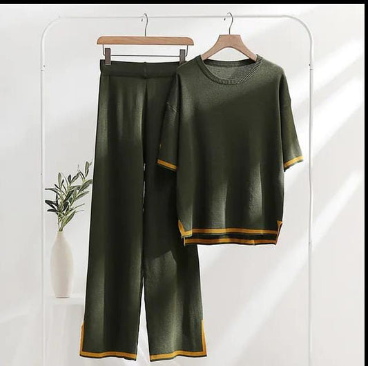 Green Short Sleeve T-shirts and High Waist Wide Leg Pants